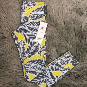 NWT ALO Yoga Palm Springs Zest leggings